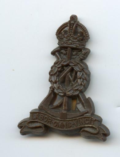 WW2 Royal Pioneer Corps  Bakelite Badge