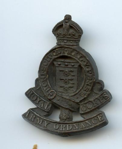 WW2 Royal Army Ordnance Corps RAOC   Bakelite Badge