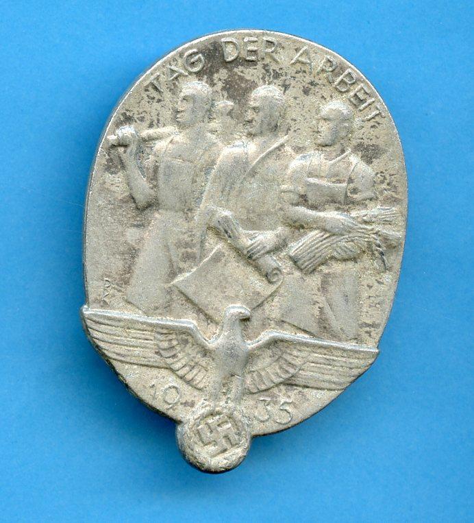 German Tinnie Day Badge  1935