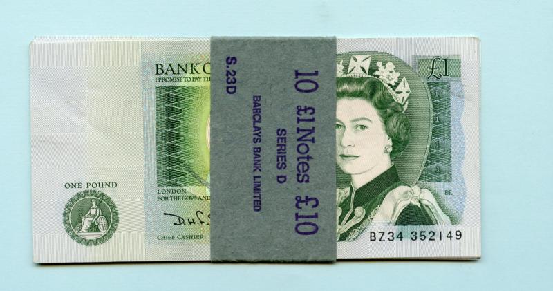 Ten Consecutive Bank of England  £1 One Pound Notes  March 1981