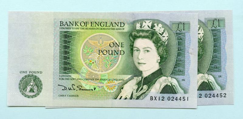Pair of Consecutive Bank of England  £1 One Pound Notes  March 1981 Prefix BX12