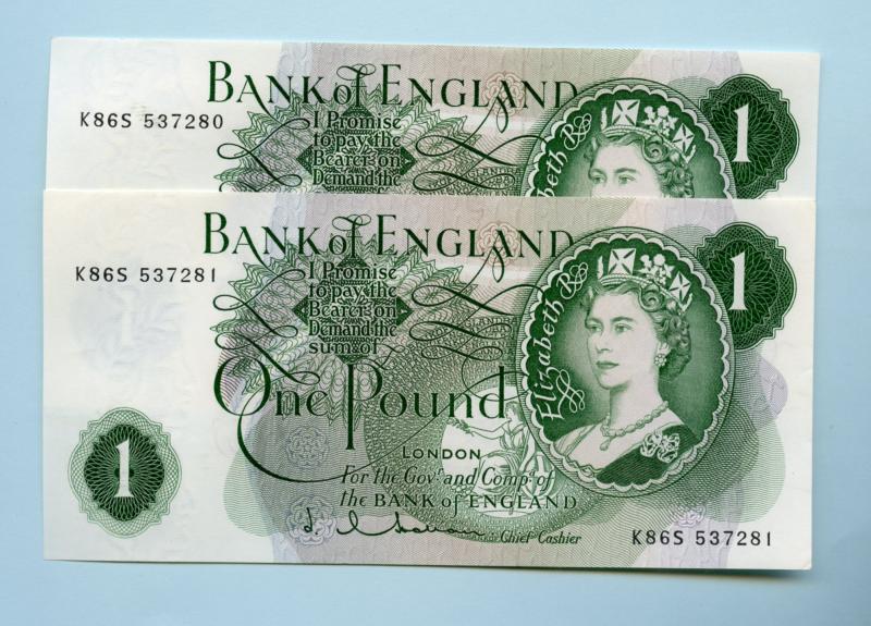 Pair of Consecutive Bank of England Bank of England  Prefix K86S £1 One Pound Notes  1963-66
