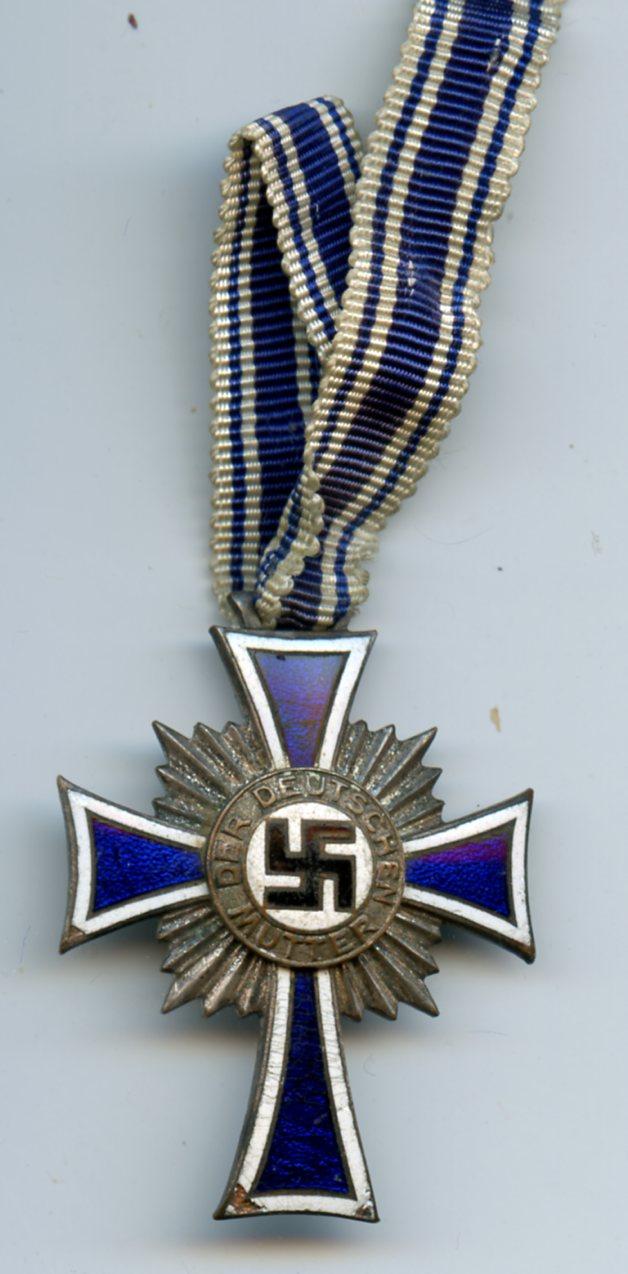 WW2 German Mother Cross 2nd Class (Silver)