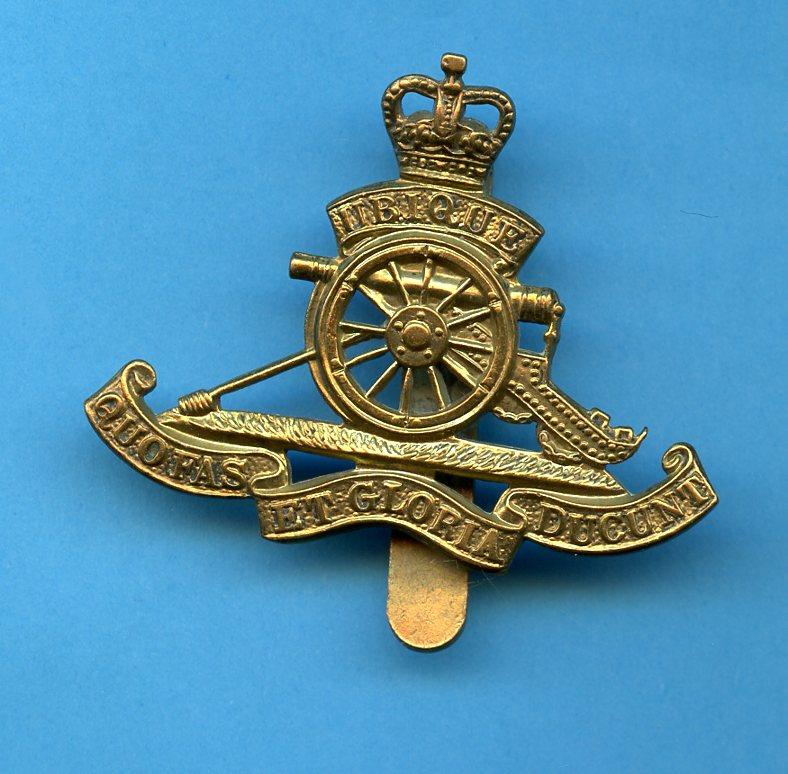 Royal Artillery  Brass Beret Badge Queens Crown