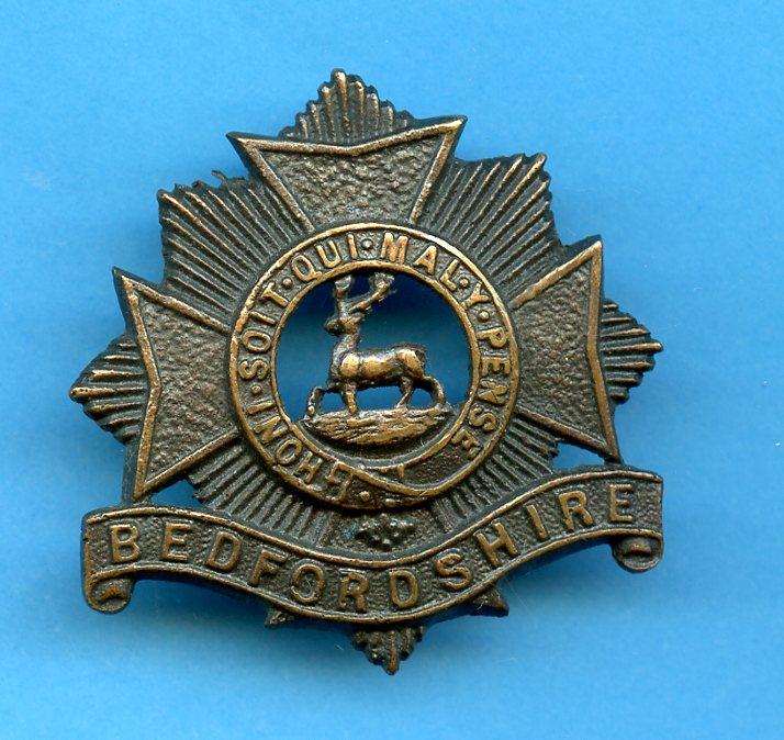 Bedfordshire Regiment 1898-1924 Bronze Metal  Service Dress Cap Badge