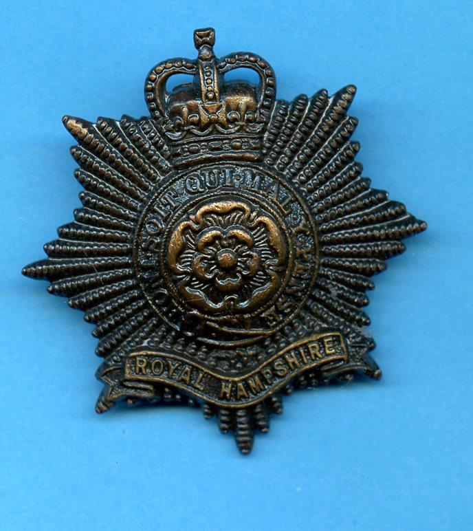 Royal Hampshire Regiment Cap Queens Crown Officers Service dress Bronze Badge
