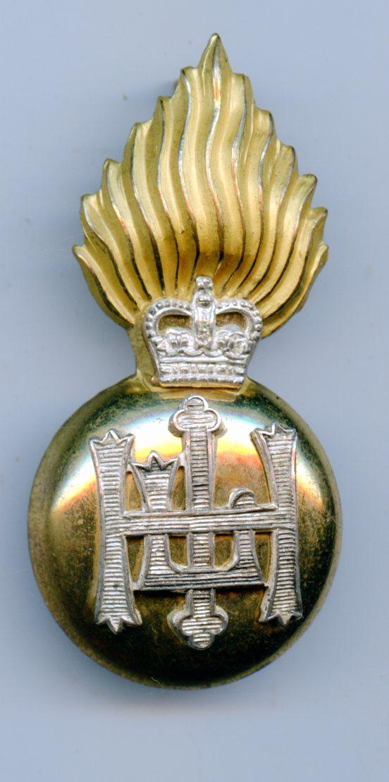 Royal Highland Fusiliers Officers Gilt Cap Badge