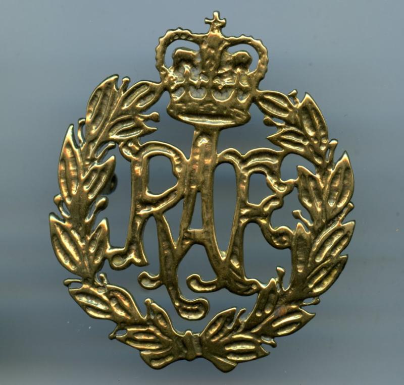 Set of RAF Pipers Plaid Brooch and Badges