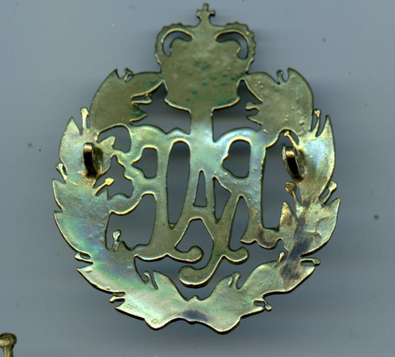 Set of RAF Pipers Plaid Brooch and Badges