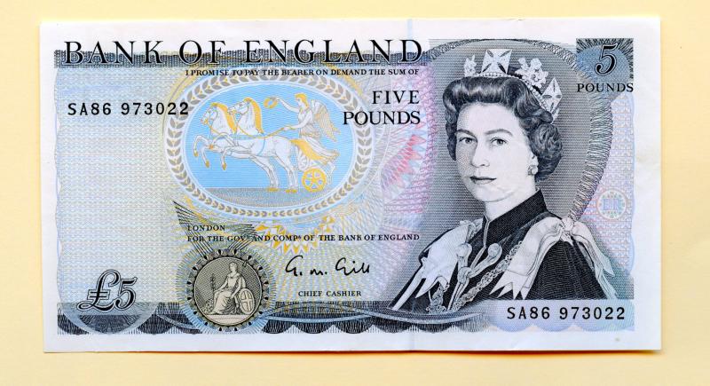 Bank of England  £5 Five Pounds Note Date  March 1988  Signatory G M Gill Serial SA86