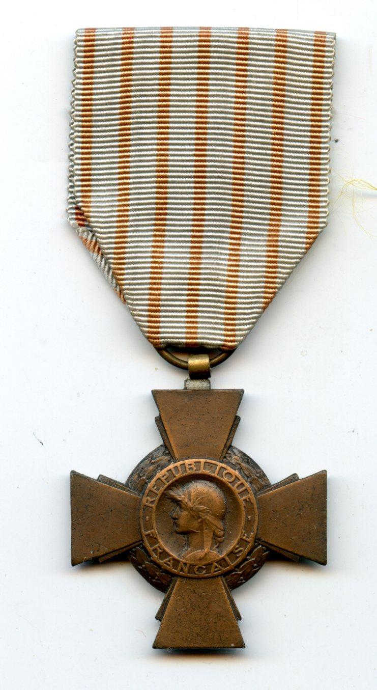 France  WW1  Combatants Cross Medal